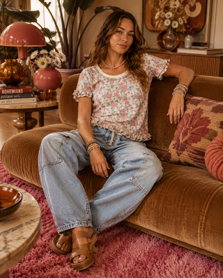 Weekend Wanderer Barrel Jeans – Relaxed Denim Pants with Cargo Pockets