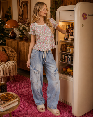 Weekend Wanderer Barrel Jeans – Relaxed Denim Pants with Cargo Pockets