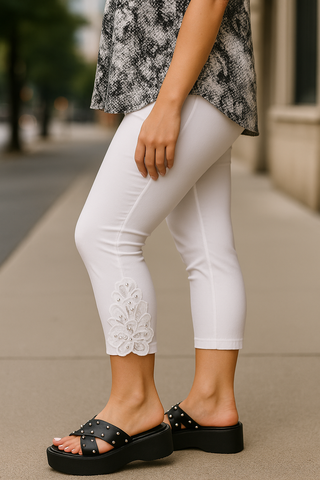 🇨🇦 Lace & Bling Bamboo Capri